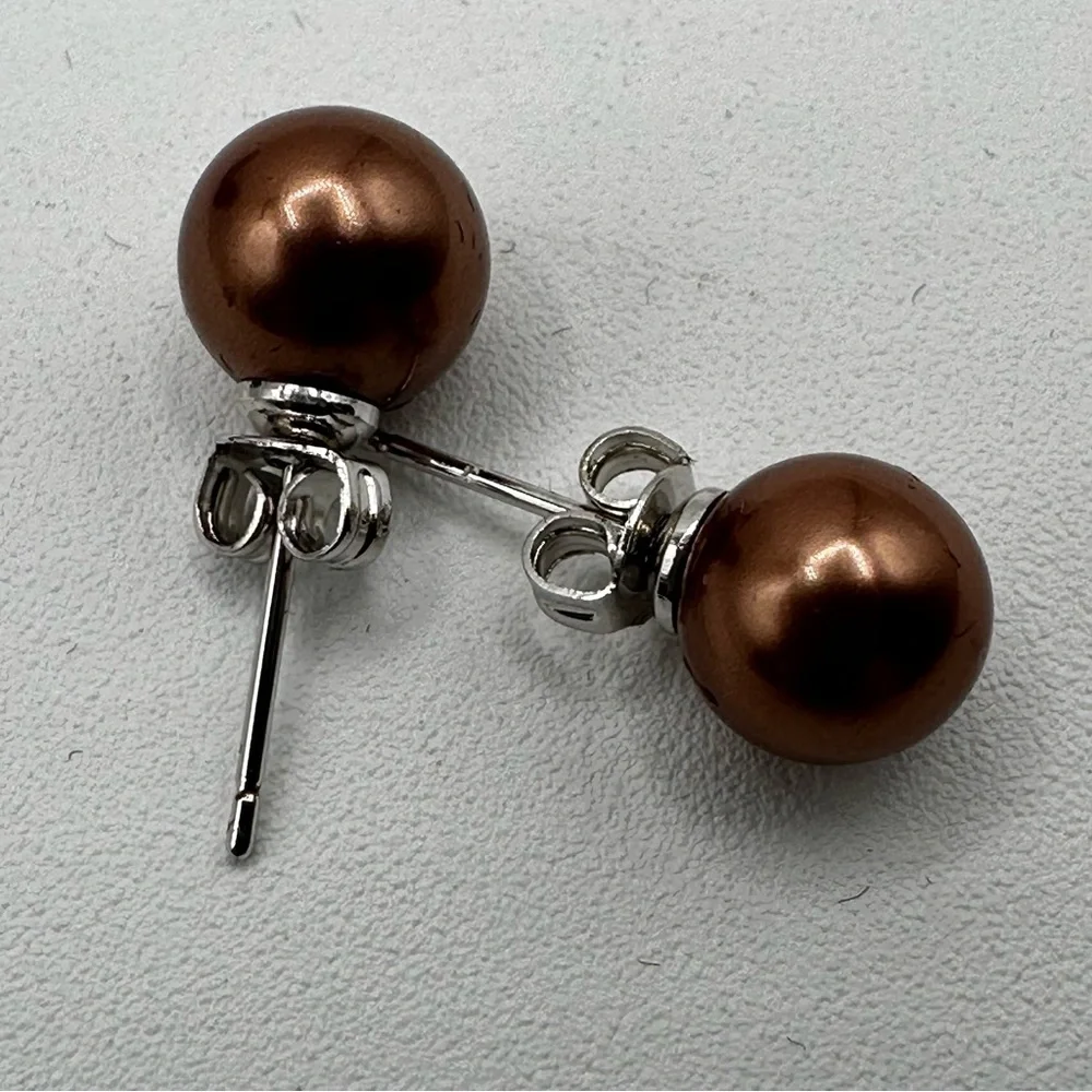 Brown‎ freshwater cultured pearl stud earrings in 14k gold  NWOT - Picture 3 of 4
